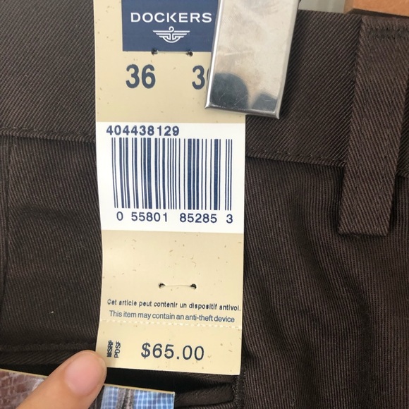 DOCKERS Classic Fit Pleated Khaki size 36x30 - Picture 9 of 16